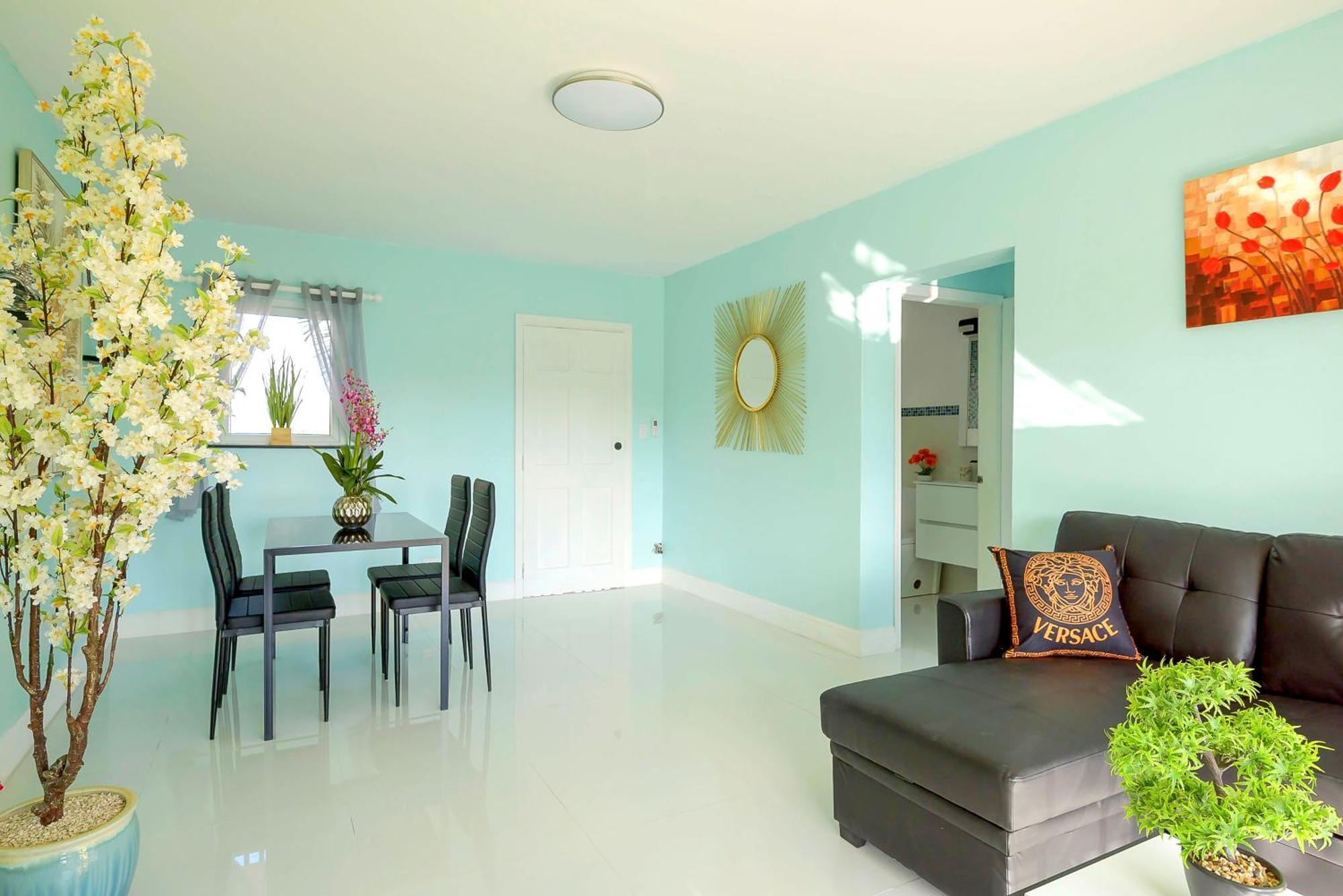 Lovely Near Beach, Downtown, 24h Security, Pool * Nassau